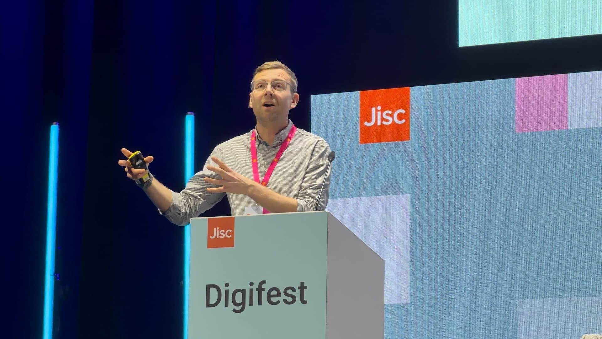 A Lecturer's Take: Piloting AI in HE