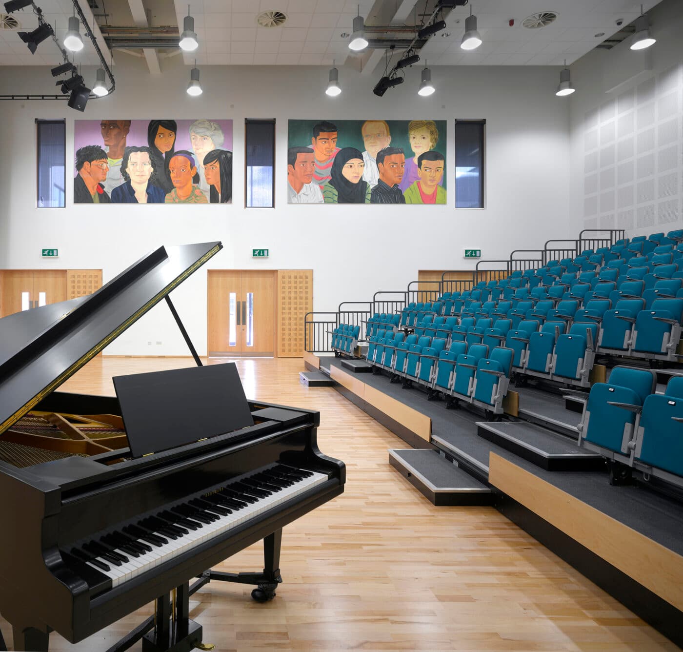 Students at Joseph Chamberlain College using StudyStash